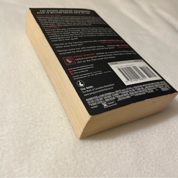 The Girl on the Train by Paula Hawkins - Picture 4 of 4